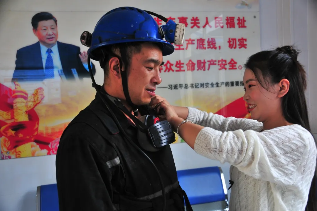 3.妻子井口送丈夫.JPG 3.妻子井口送丈夫.JPG